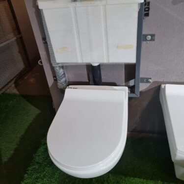 Back to Wall – Complete with Concealed Cistern